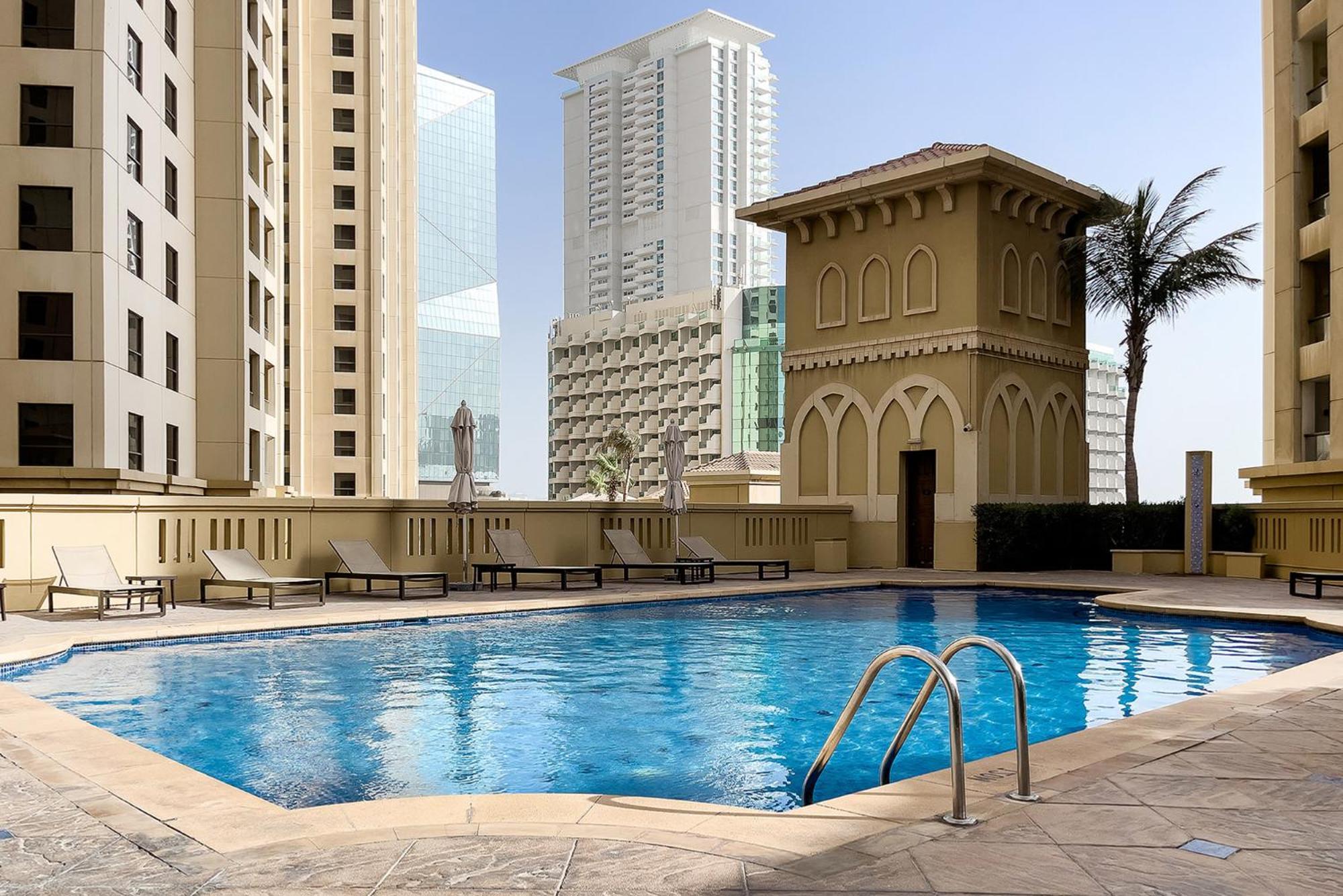 Berloga Capsule Jbr Hotel Dubai Buitenkant foto