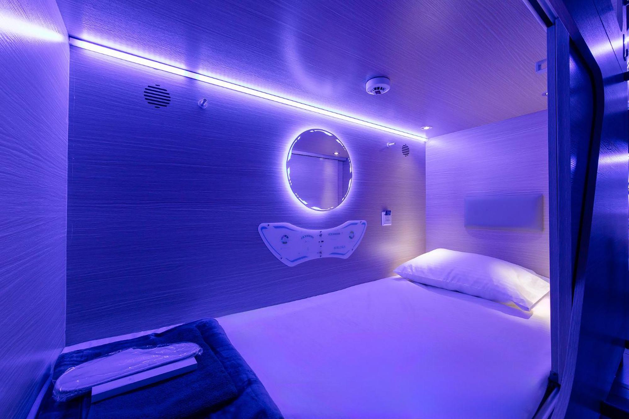 Berloga Capsule Jbr Hotel Dubai Buitenkant foto